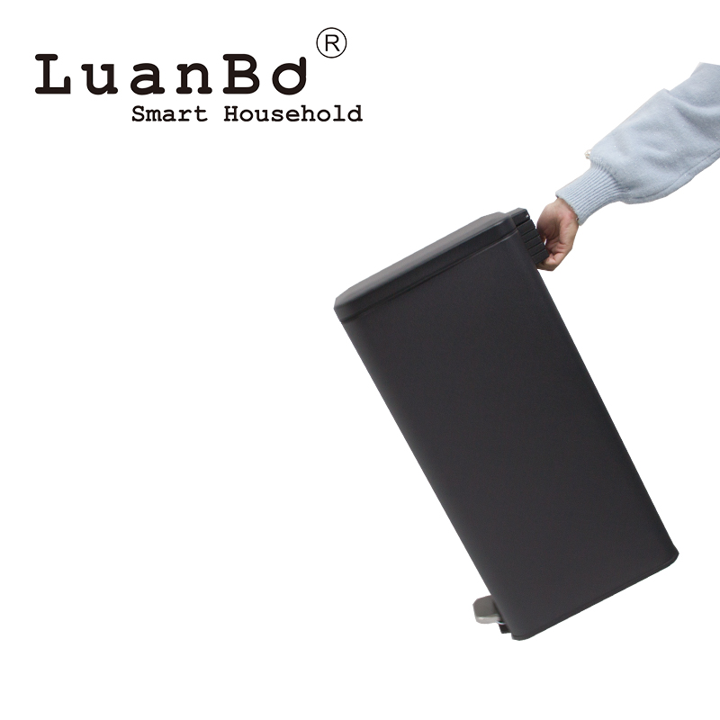 Rechteckiger 30-Liter-Mülleimer mit schlankem Design und Treteimer in Schwarz mit Soft-Close-Mülleimer und offenem Deckel