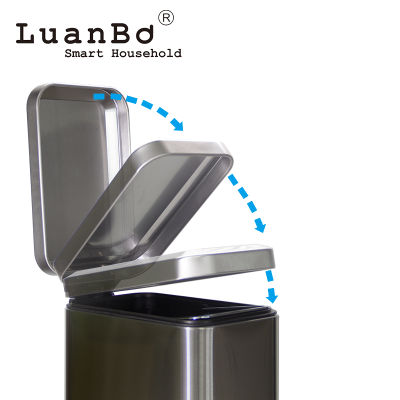 Rechteckiger 30-Liter-Mülleimer mit schlankem Design und Treteimer in Silber mit Soft-Close-Mülleimer und offenem Deckel