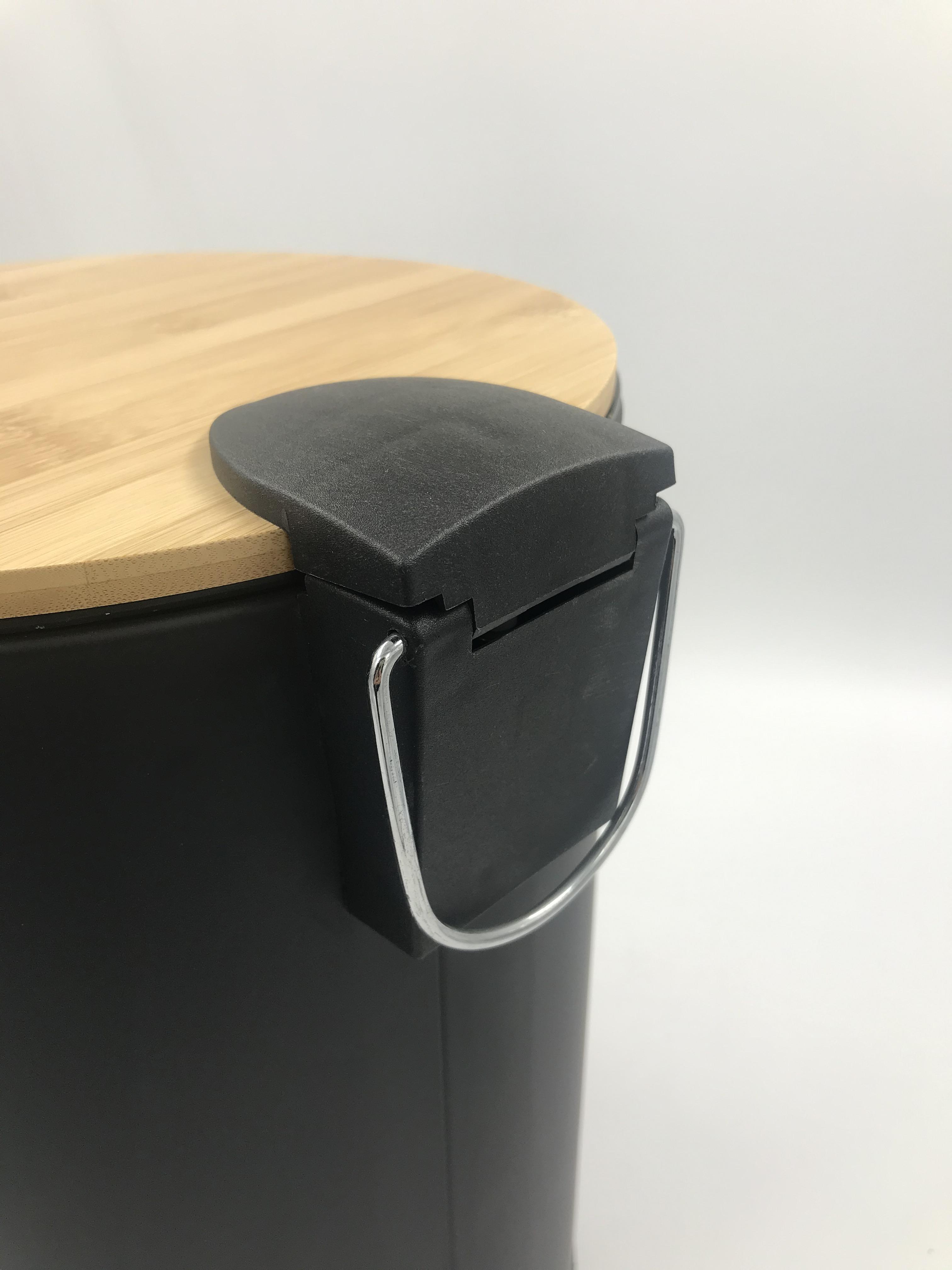 2024 beliebtes Modell Müllbehälter 30 l Pedal Plastikbehälter Badezimmerbehälter mit Pedal Bambusdeckel